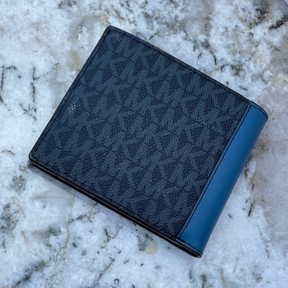 Michael Kors Cooper Blue Multi Signature Leather Graphic Logo Billfold Wallet - Picture 3 of 6
